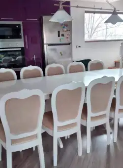 Set inima bej masa cu 12 scaune